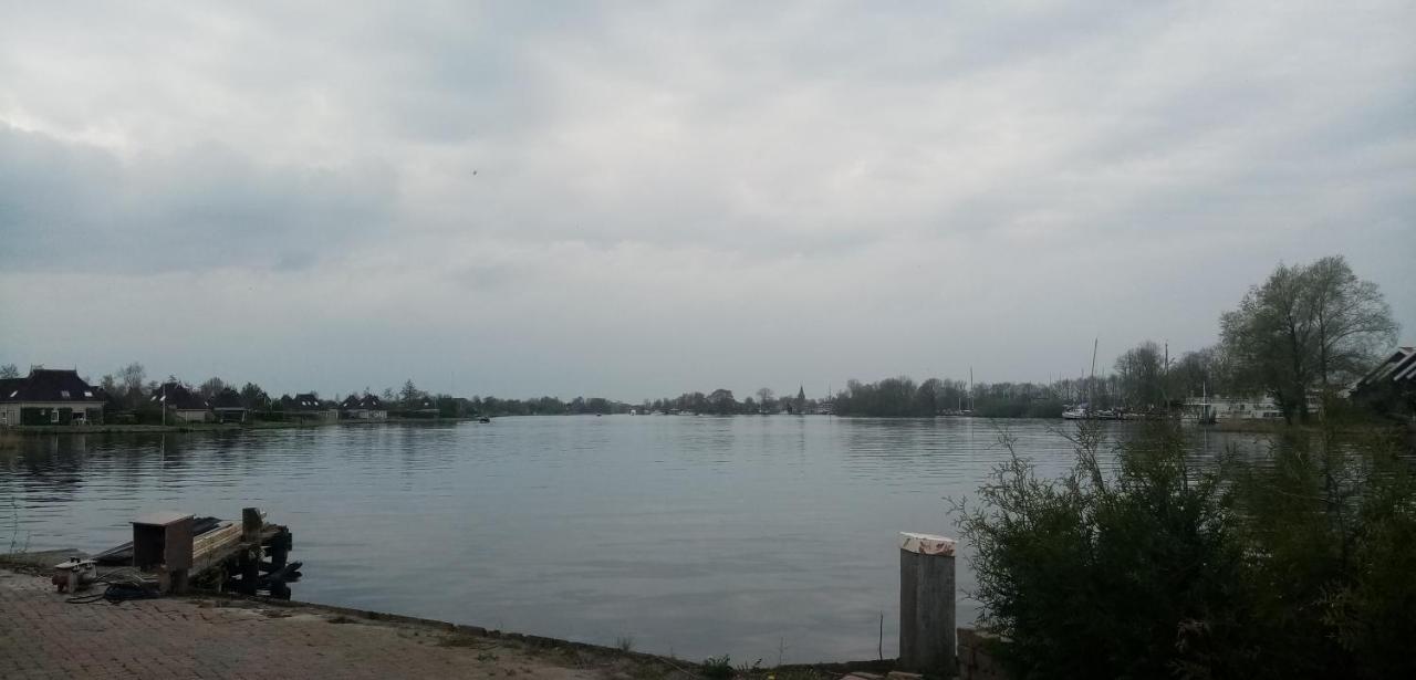 B&B Aan Het Water Earnewald Exterior photo